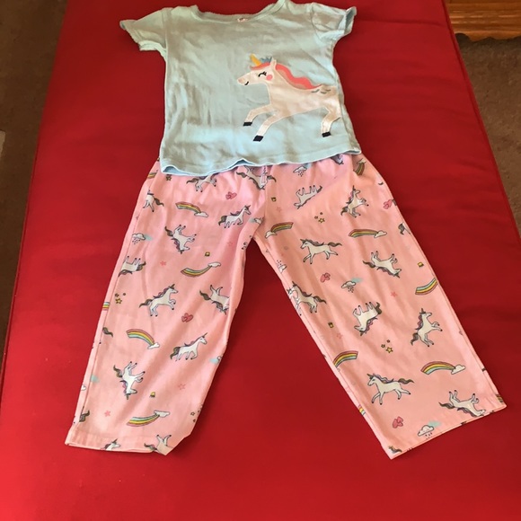 PJ Set, toddler girl, 3t, 5t, Gap and Carter’s - Picture 3 of 12